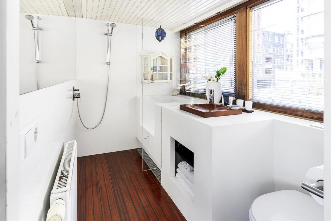 Stunning Boat With A View Bateau-hôtel Amsterdam